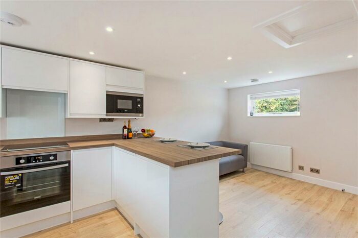 1 Bedroom Apartment To Rent In Carey Street, Reading, Berkshire, RG1