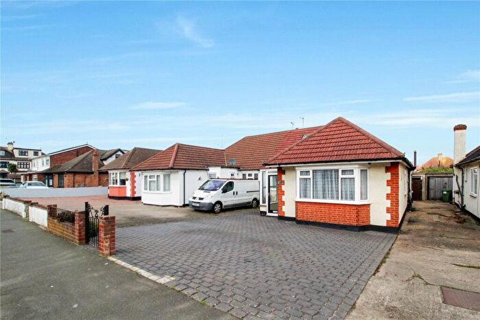 4 Bedroom Bungalow For Sale In Carlingford Drive, Westcliff-on-Sea, Essex, SS0