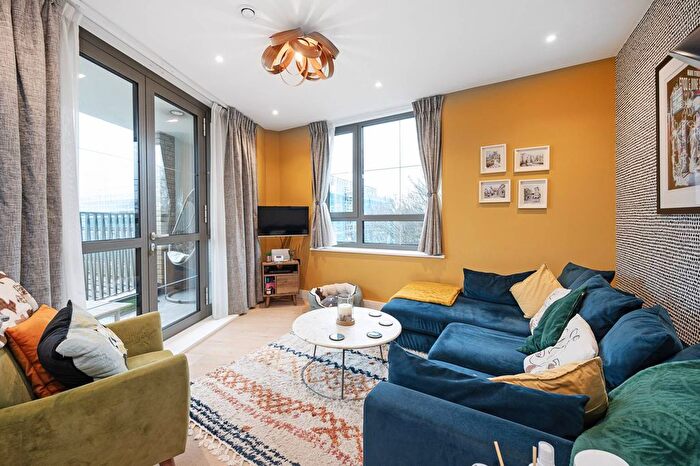 2 Bedroom Flat For Sale In Morville Street, Bow, London, E3