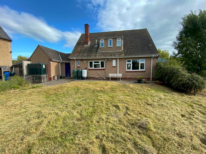 3 Bedroom Detached Bungalow For Sale In The Causeway, Mark, Highbridge, TA9