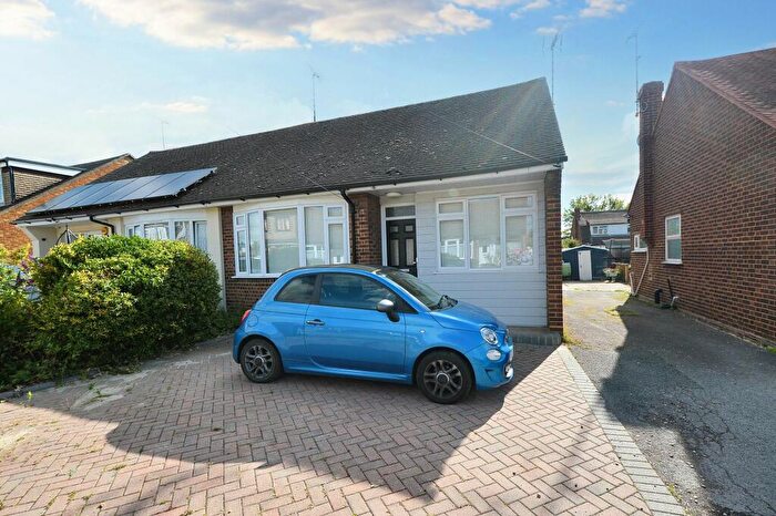 2 Bedroom Semi-Detached Bungalow To Rent In Craven Close, Rochford, SS4