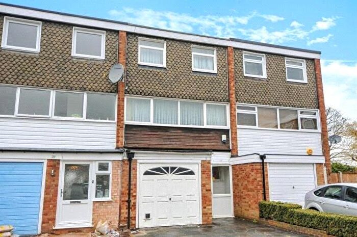 4 Bedroom Terraced House To Rent In Knighton Close, South Croydon, Surrey, CR2