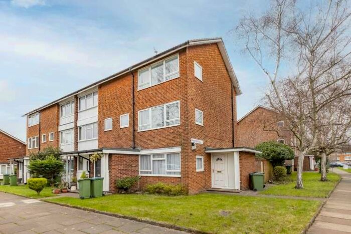 2 Bedroom Maisonette Flat To Rent In Fairby Road Lee SE12