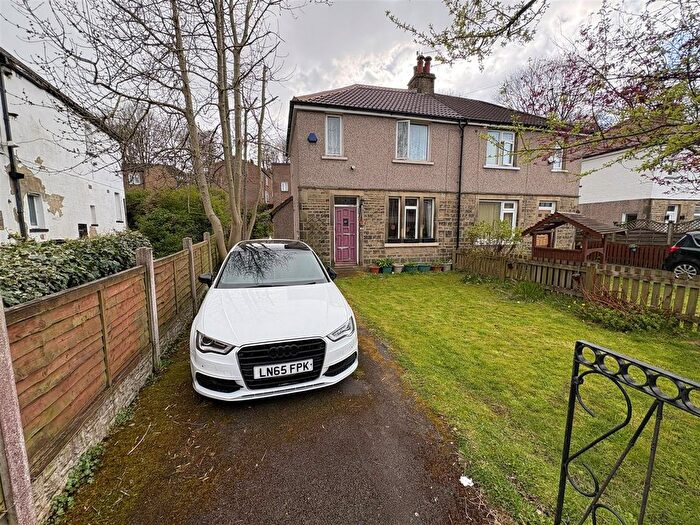 2 Bedroom Semi Detached House For Sale In Hollybank Gardens, Bradford, BD7