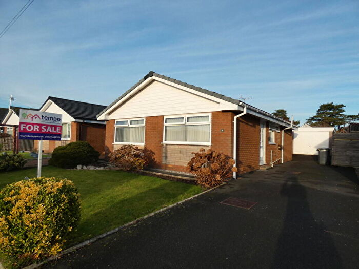 2 Bedroom Semi-Detached Bungalow For Sale In Inglewood Close, Warton, PR4