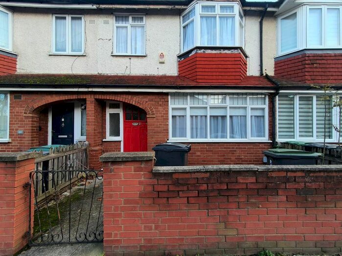 3 Bedroom Property To Rent In Ashby Road, London, N15