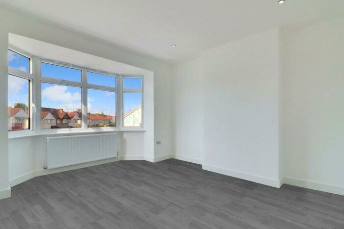 3 Bedroom Flat To Rent In Village Way, Neasden, NW10