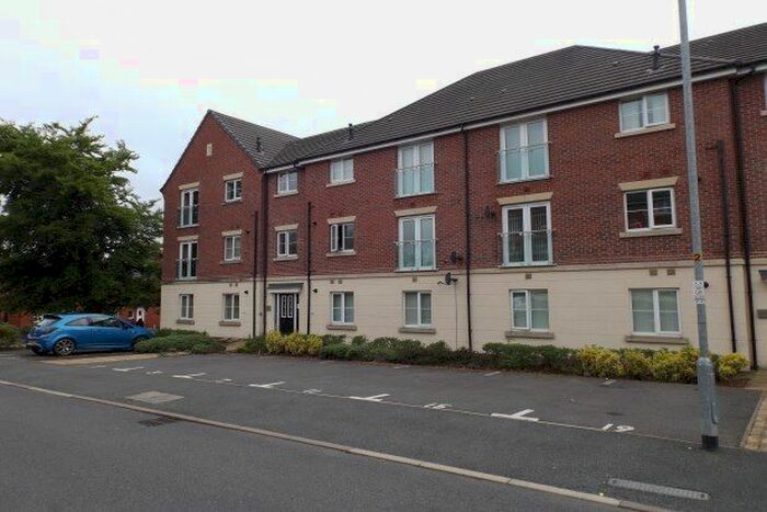 2 Bedroom Flat To Rent In Tensing Fold, Dukinfield, SK16