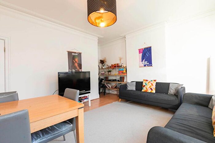 3 Bedroom Flat To Rent In West End Lane, London, NW6