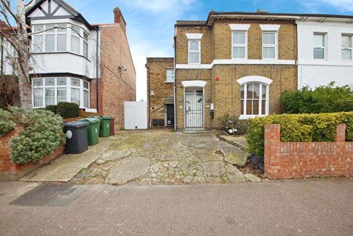 2 Bedroom Flat To Rent In Vicarage Road, Leyton, E10