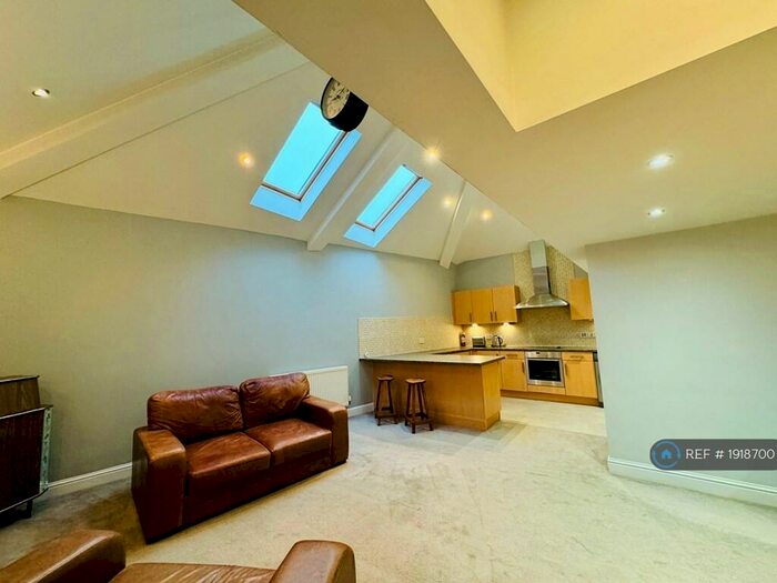 2 Bedroom Maisonette To Rent In Wellgreen Mews, Stirling, FK8