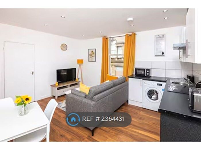 1 Bedroom Flat To Rent In Wellington Road, Dewsbury, WF13