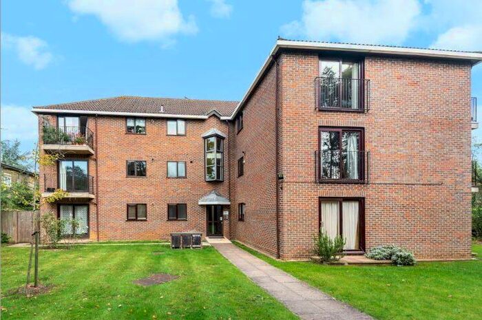 2 Bedroom Apartment To Rent In Dorchester Court, OX2