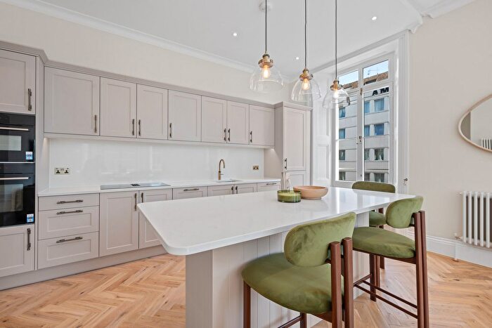 2 Bedroom Flat For Sale In Courtfield Gardens, London, SW5