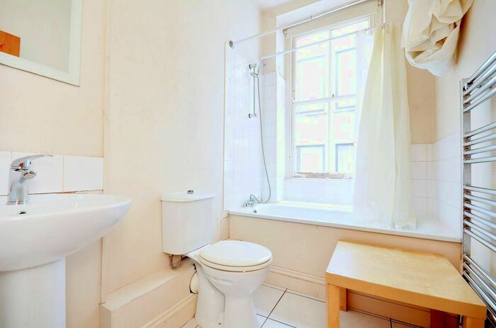 1 Bedroom Flat To Rent In Great Smith Street, Westminster, London, SW1P