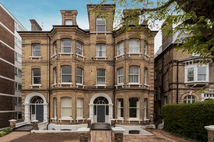 2 Bedroom Flat To Rent In The Drive, Hove, East Sussex, BN3