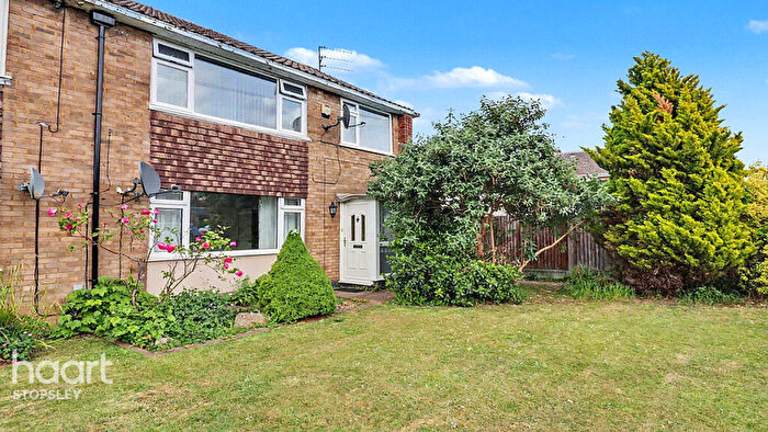 1 Bedroom Maisonette For Sale In Birchen Grove, Luton, LU2