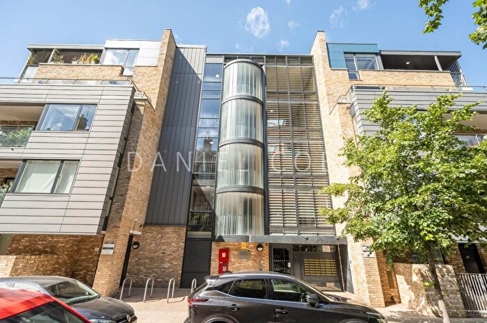 2 Bedroom Flat For Sale In Boundary Lane, Roffo Court Boundary Lane, SE17