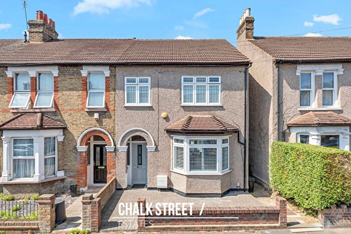 3 Bedroom End Terrace House For Sale In Craigdale Road, Hornchurch, RM11