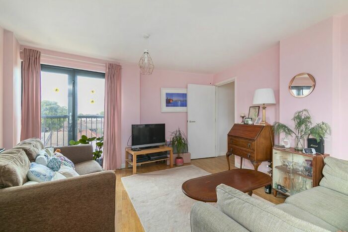 1 Bedroom Flat To Rent In Granary Court, Millstone Close, London, London, E15