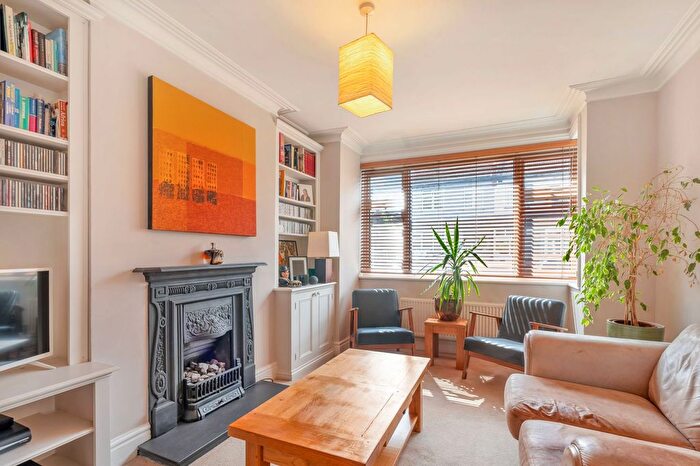 3 Bedroom Semi-Detached House For Sale In Clyde Road, Sutton, SM1