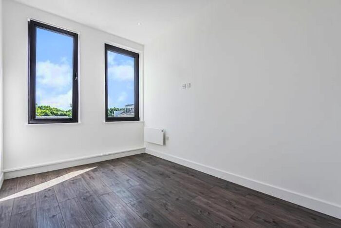 2 Bedroom Flat To Rent In Bracknell, Berkshire, RG12