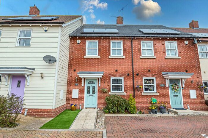 2 Bedroom Terraced House For Sale In York Mews, Great Wakering, SS3