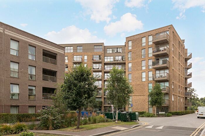 1 Bedroom Flat To Rent In Adenmore Road, Catford, London, SE6