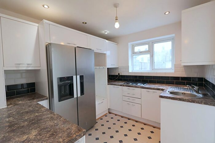 3 Bedroom Terraced House To Rent In Hampton Road, Ilford, IG1