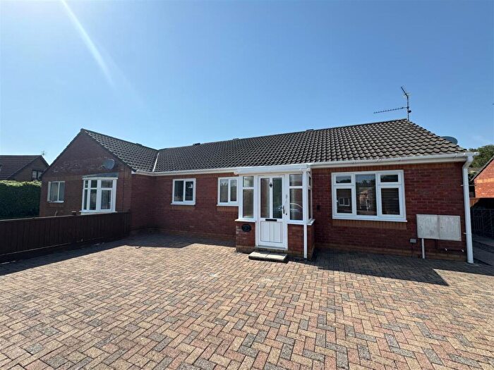 3 Bedroom Semi-Detached Bungalow For Sale In Sunnycroft, Portskewett, Caldicot, NP26