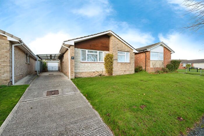 3 Bedroom Detached Bungalow For Sale In The Florins, Waterlooville, PO7