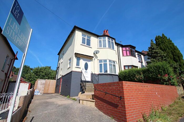 3 Bedroom Detached House To Rent In Roxholme Avenue, Leeds, West Yorkshire, LS7