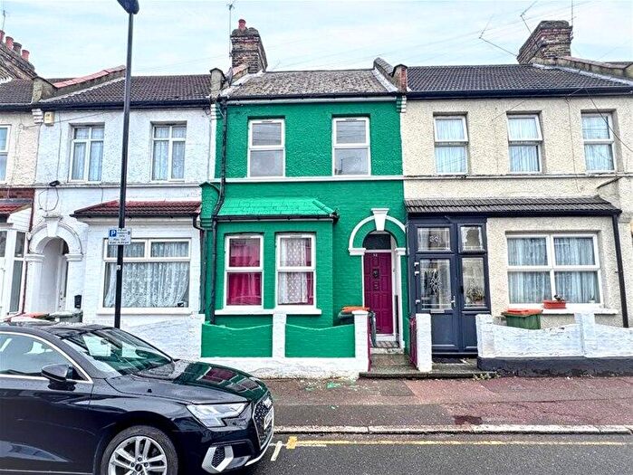 4 Bedroom House To Rent In St Olaves Road, East Ham, E6