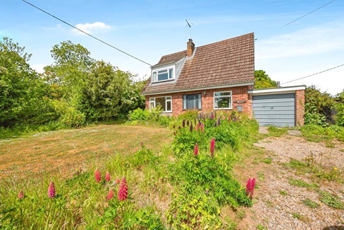 2 Bedroom Chalet For Sale In The Street, Little Barningham, Norwich, NR11