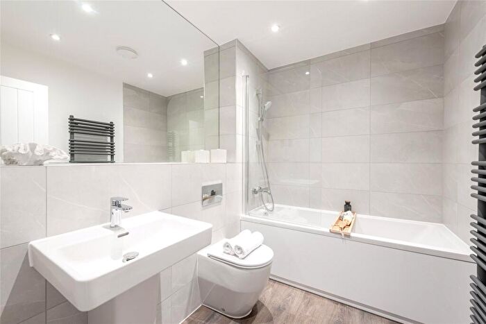 4 Bedroom Detached House For Sale In New Road, Dinton, Aylesbury, Buckinghamshire, HP17