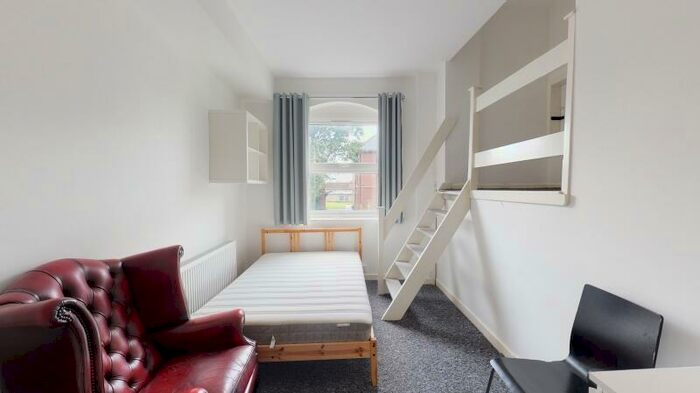 4 Bedroom Flat To Rent In Regent Terrace, Hyde Park, Leeds, LS6