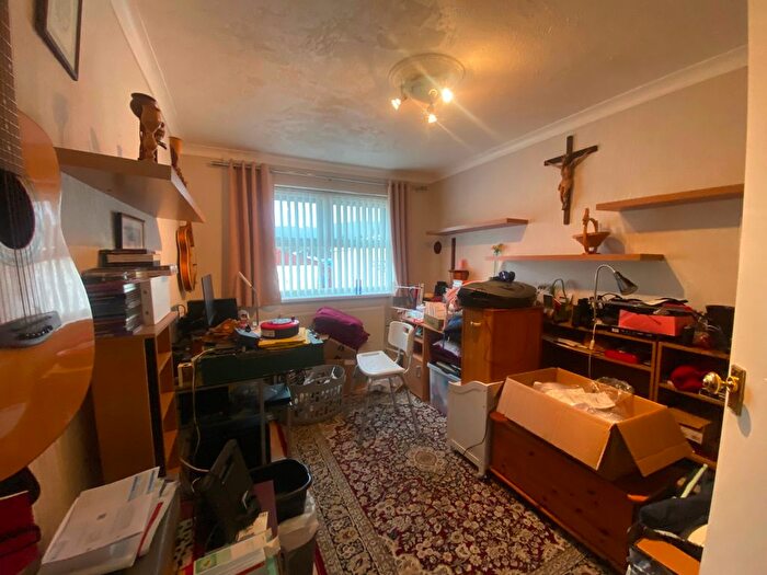 2 Bedroom Bungalow For Sale In Kingrosia Park, Clydach, Swansea, SA6