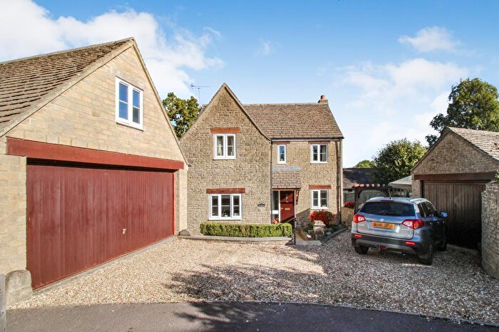 3 Bedroom Detached House For Sale In The Oaks Kemble, Kemble, Gloucester, GL7