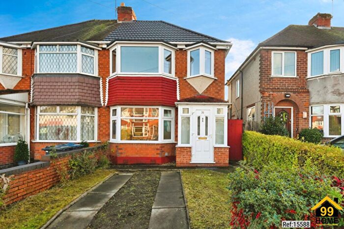 3 Bedroom Semi-Detached House To Rent In Pypehayes, Birmingham, West Midlands, B24