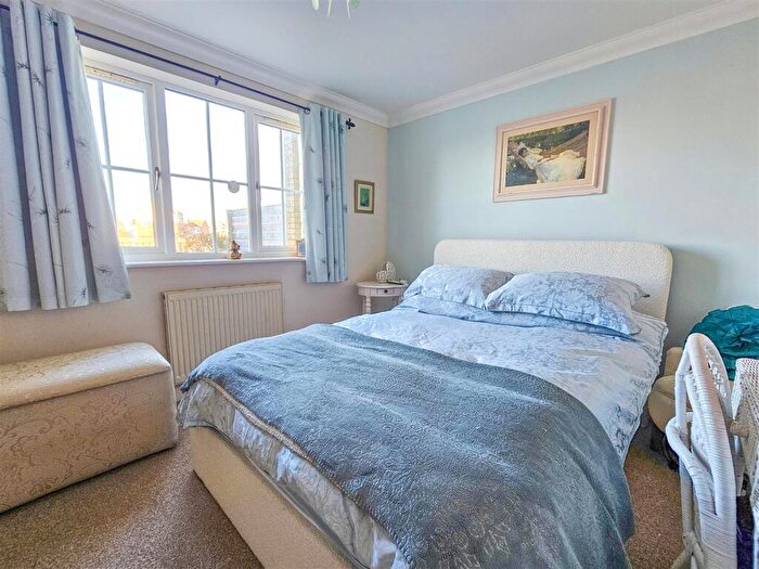 1 Bedroom Flat For Sale In Long Beach View, Eastbourne, BN23