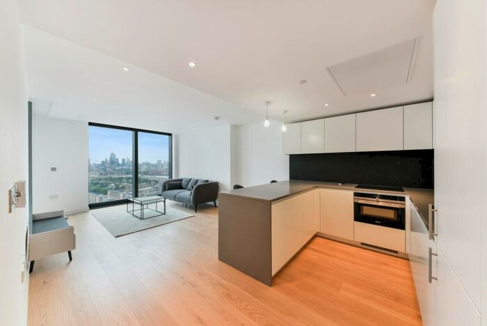 1 Bedroom Flat To Rent In Landmark Pinnacle, Marsh Wall, Canary Wharf, London, E14