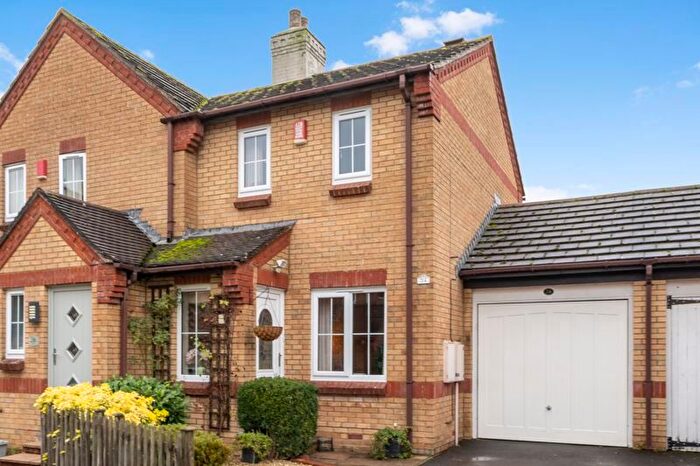 2 Bedroom Semi-detached House For Sale In Willow Way, Motcombe, SP7