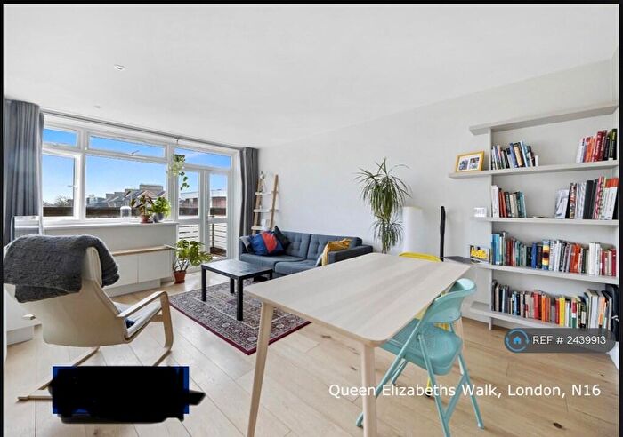 2 Bedroom Penthouse To Rent In Queen Elizabeths Walk, London, N16