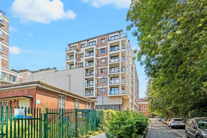 2 Bedroom Flat To Rent In Downhall Road, Kingston Upon Thames, KT2