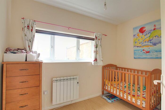 2 Bedroom Flat To Rent In Balcombe Road, Peacehaven, BN10