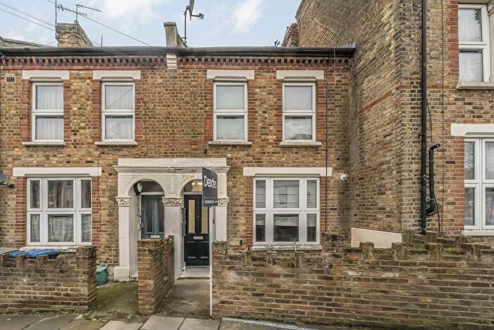 2 Bedroom Flat To Rent In Charlton Road, Willesden, NW10