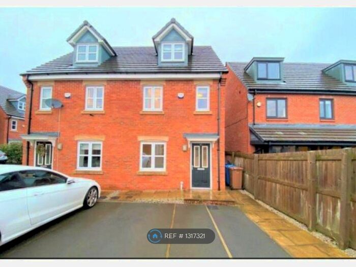 3 Bedroom Semi-Detached House To Rent In Greene Way, Salford, M7