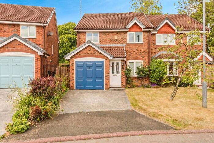 3 Bedroom Semi-Detached House For Sale In Thistleton Close, Macclesfield, Cheshire, SK11