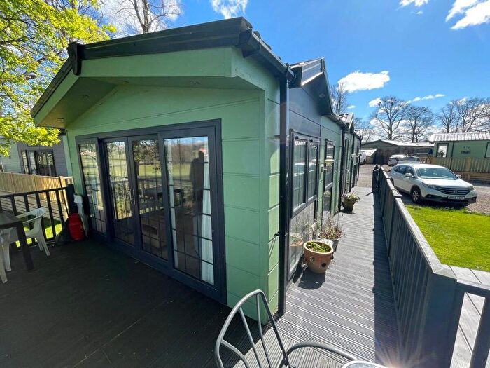 2 Bedroom Mobile/park Home For Sale In Clapham, Lancaster, LA2