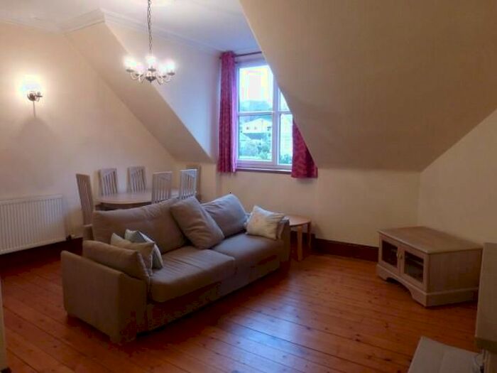 2 Bedroom Flat To Rent In North Deeside Road, Bieldside, Aberdeen, AB15